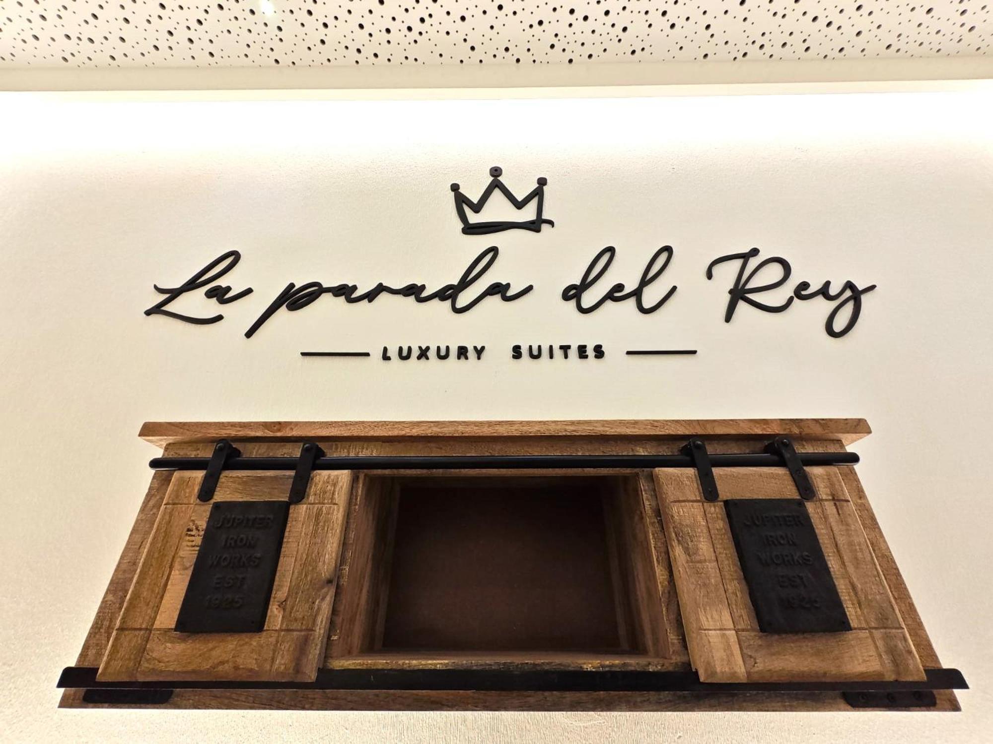 La Parada Del Rey - Luxury Suites Plasencia Buitenkant foto