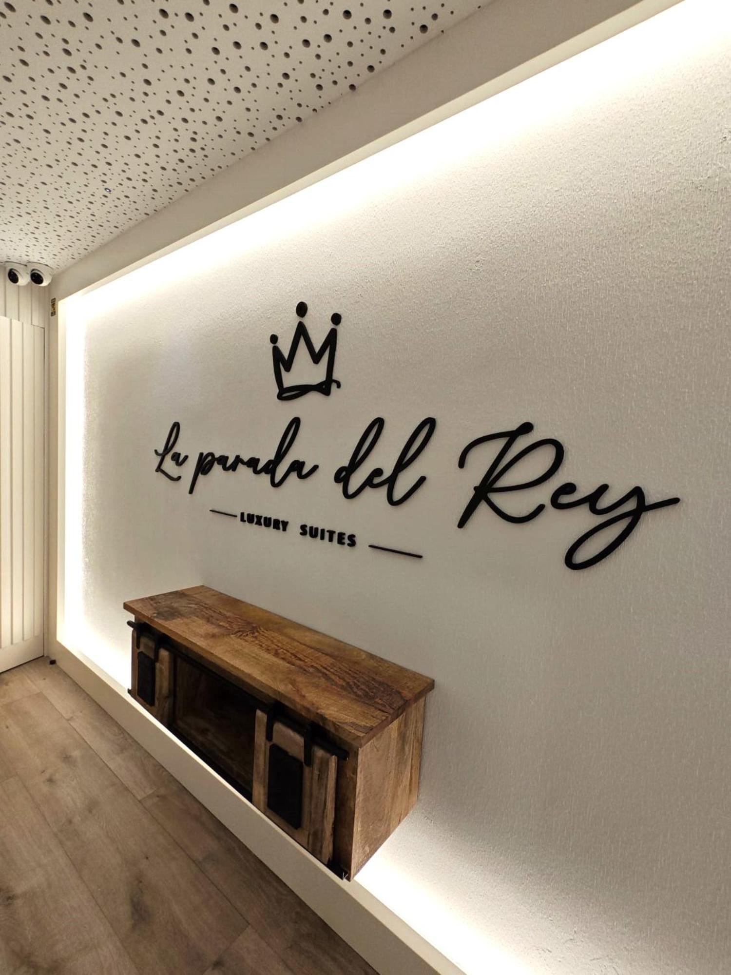 La Parada Del Rey - Luxury Suites Plasencia Buitenkant foto