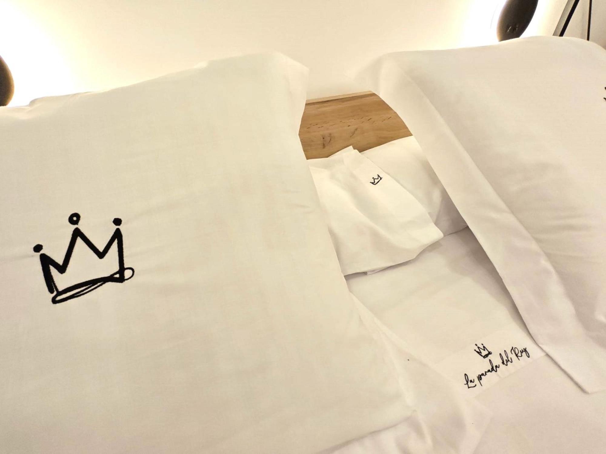 La Parada Del Rey - Luxury Suites Plasencia Buitenkant foto