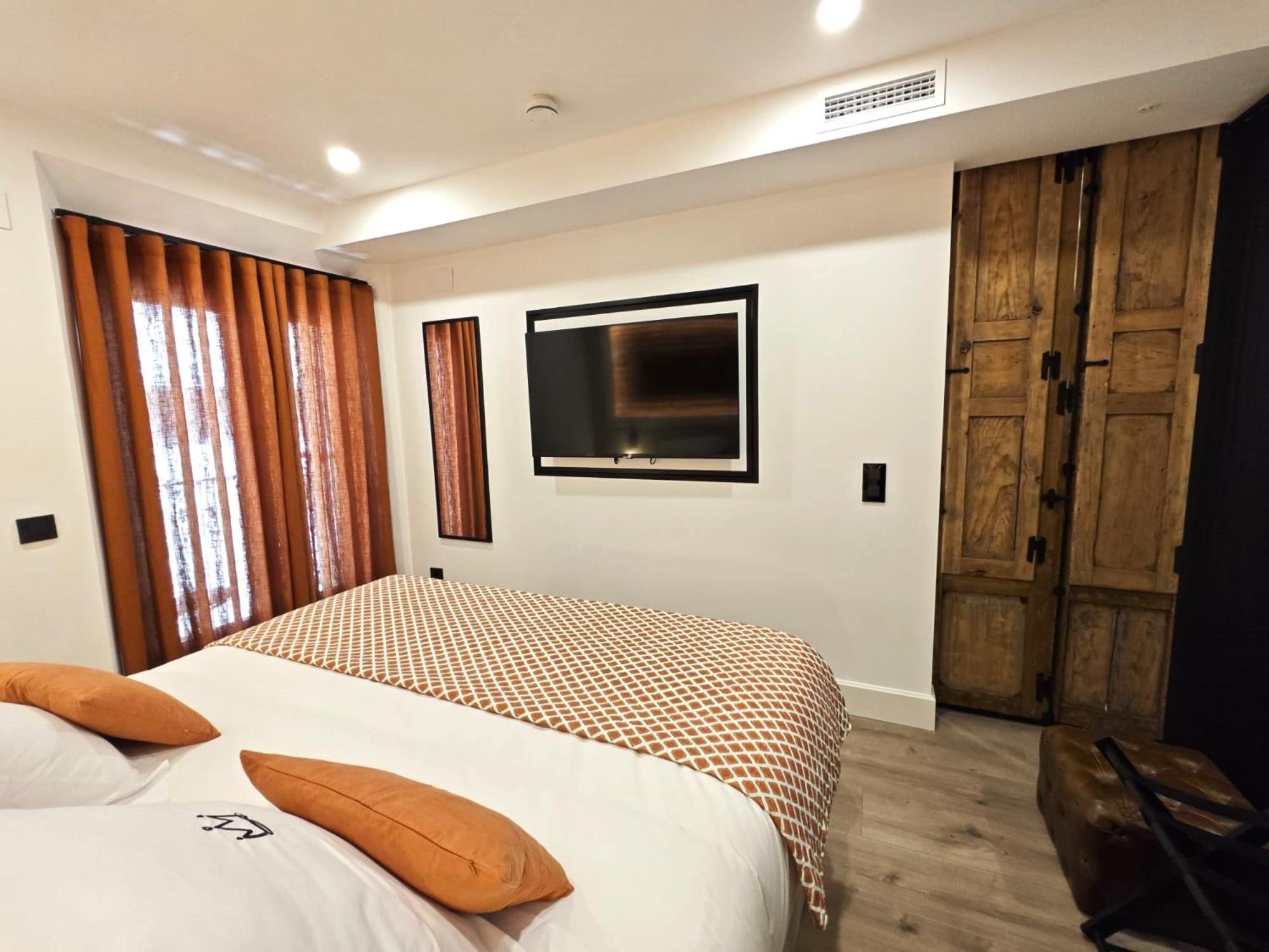 La Parada Del Rey - Luxury Suites Plasencia Buitenkant foto
