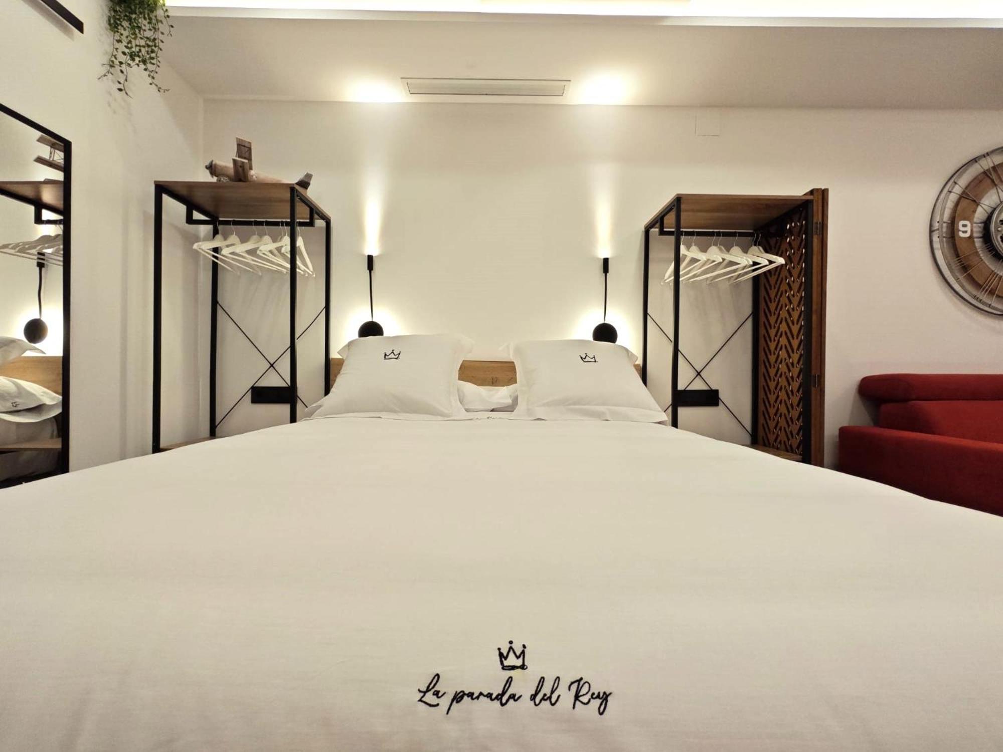 La Parada Del Rey - Luxury Suites Plasencia Buitenkant foto