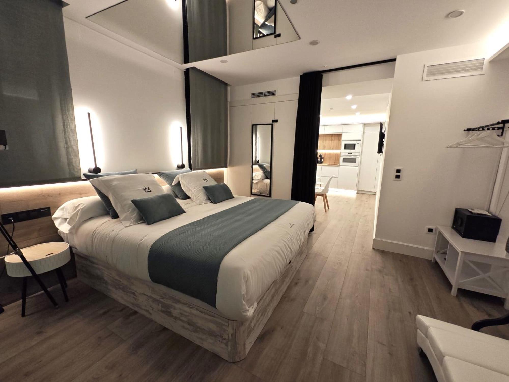 La Parada Del Rey - Luxury Suites Plasencia Buitenkant foto